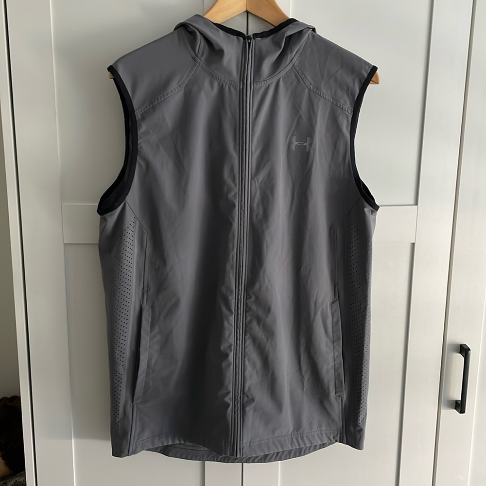Under Armour grey heatgear vest